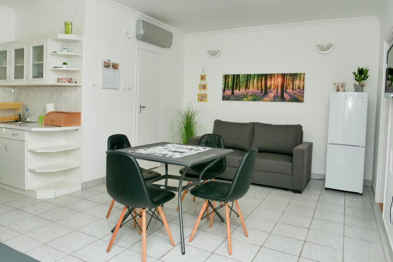 Cseresznyes Apartman Berekfurdo Exterior foto