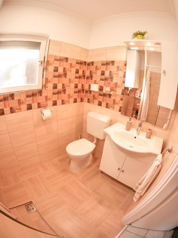 Cseresznyes Apartman Berekfurdo Exterior foto